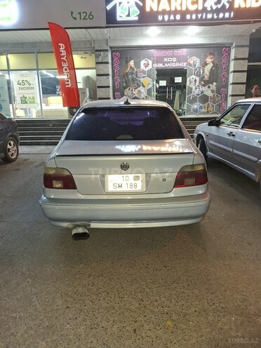 BMW 528-7
