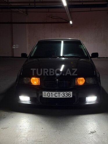 BMW 320-2