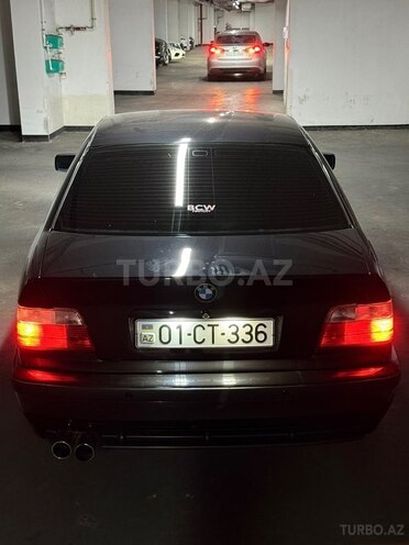 BMW 320-8