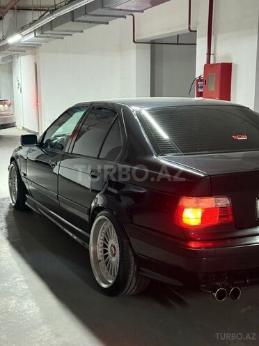BMW 320-7