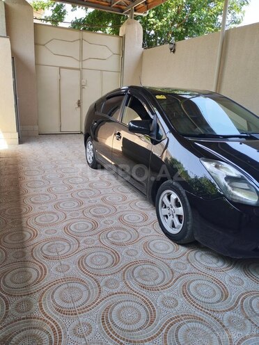 Toyota Prius-12