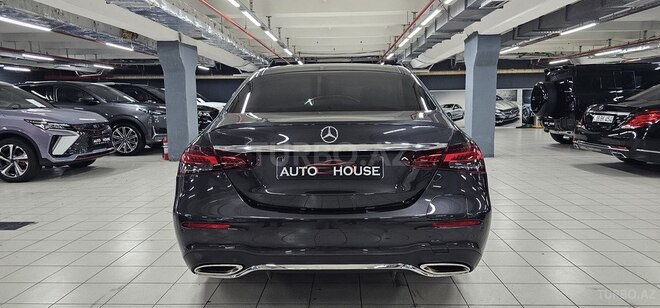Mercedes E 300 e-2