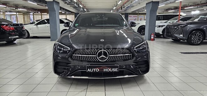 Mercedes E 300 e-1