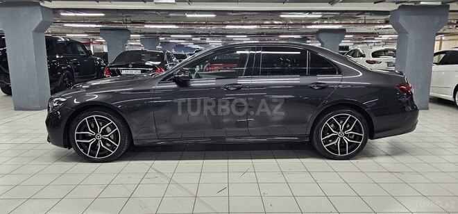 Mercedes E 300 e-5