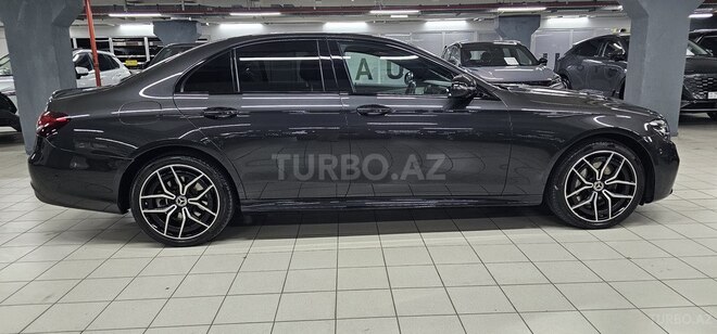 Mercedes E 300 e-8