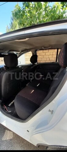 Renault Sandero-5