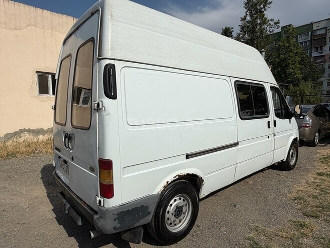 Ford Transit-5