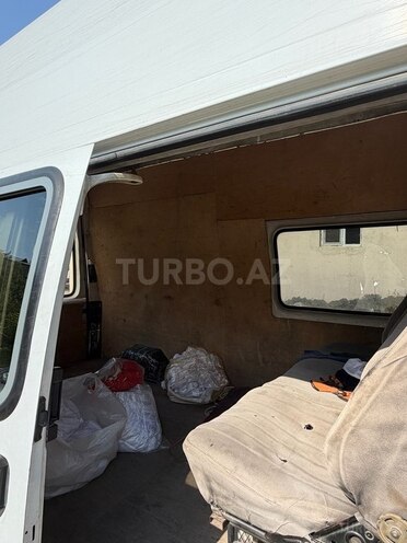 Ford Transit-6