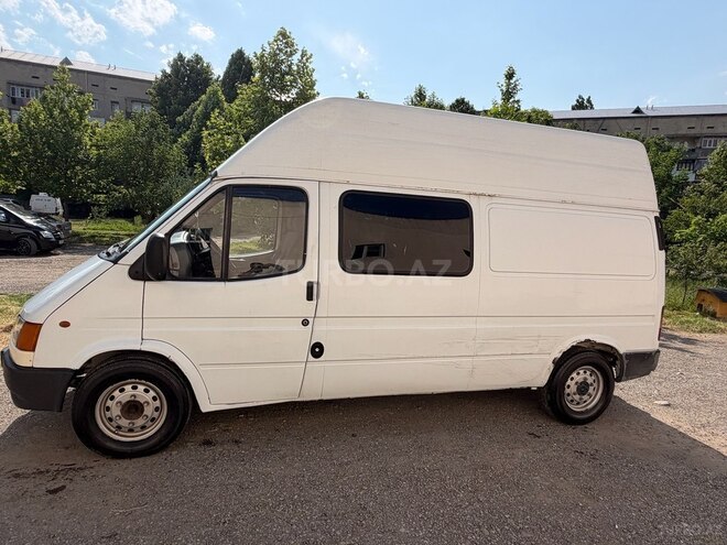 Ford Transit-3