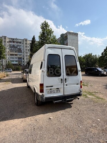 Ford Transit-4