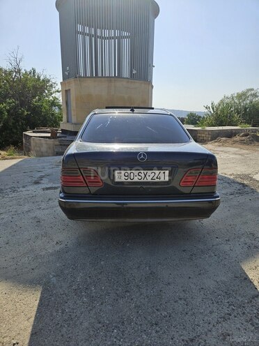 Mercedes E 220-9
