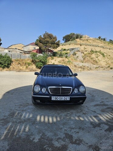 Mercedes E 220-3