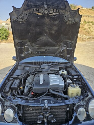 Mercedes E 220-10
