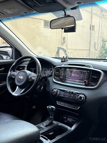 Kia Sorento-8