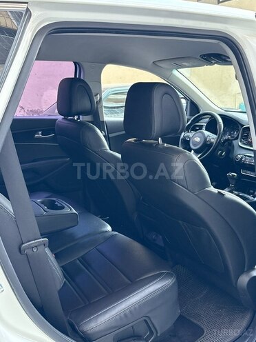 Kia Sorento-11