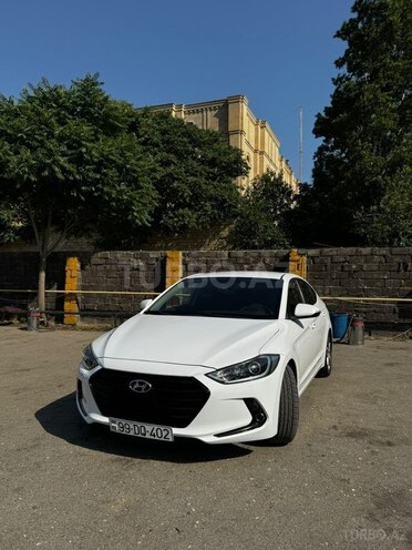 Hyundai Elantra-2