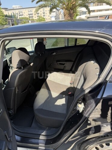 Opel Astra-11