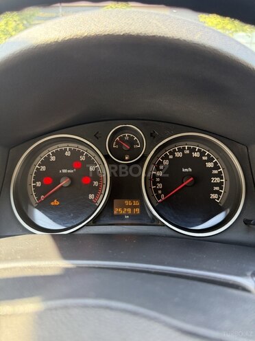 Opel Astra-12