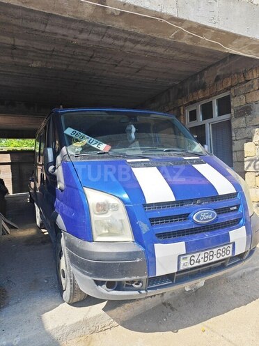 Ford Transit-1