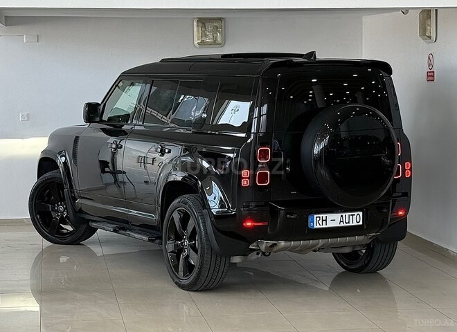 Land Rover Defender-4
