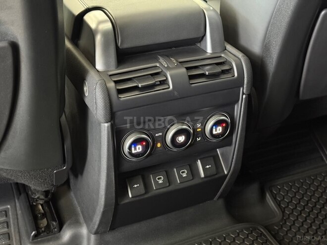 Land Rover Defender-13