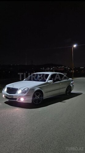 Mercedes E 220-2