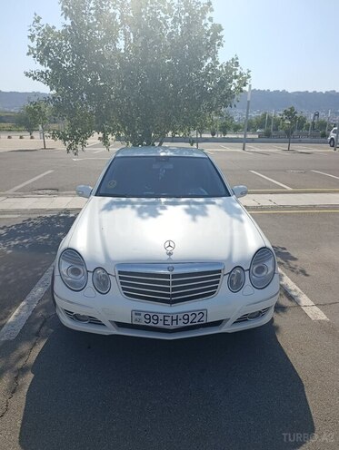 Mercedes E 220-1