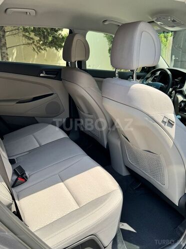 Hyundai Tucson-13