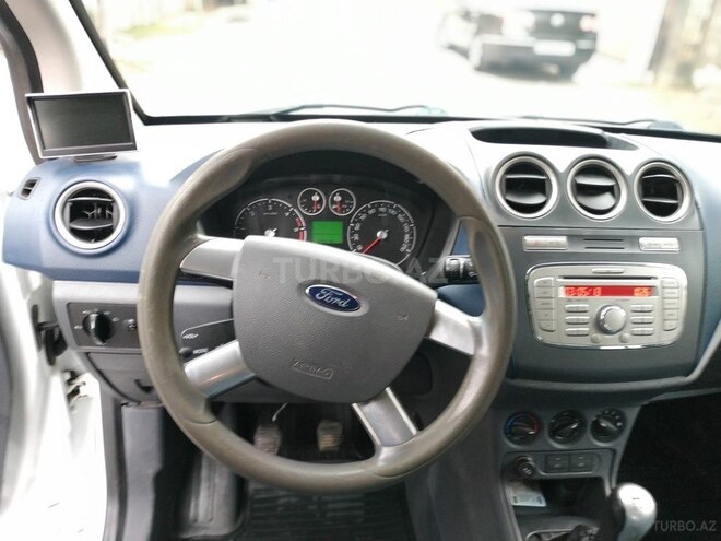 Ford Transit Connect-9