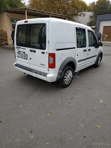 Ford Transit Connect-8