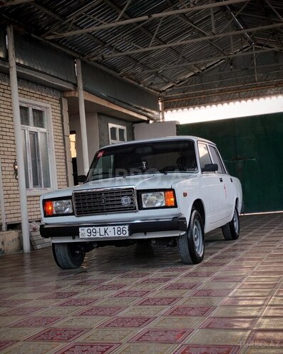 LADA (VAZ) 2107-1