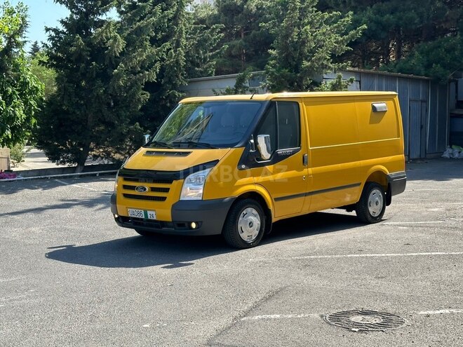 Ford Transit-4