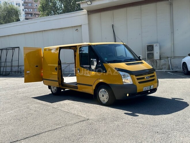 Ford Transit-8