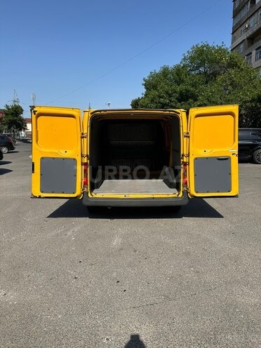 Ford Transit-10