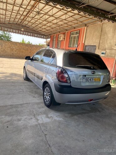 Kia Rio-5