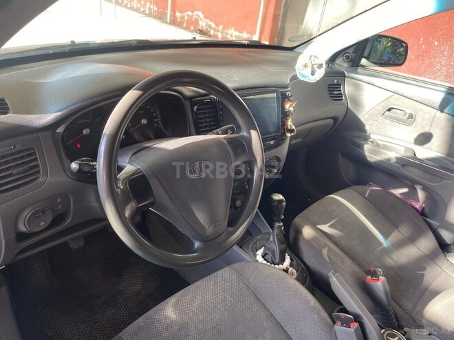 Kia Rio-7