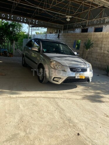Kia Rio-13