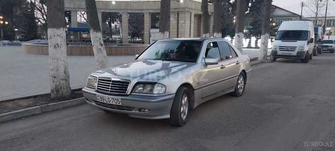 Mercedes C 200-11