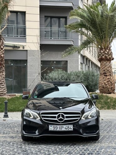 Mercedes E 220-1