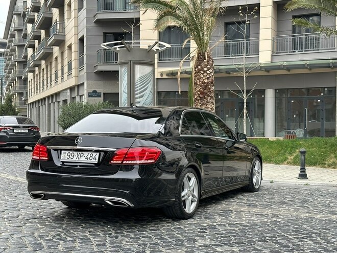 Mercedes E 220-13