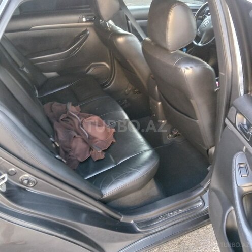 Toyota Avensis-10