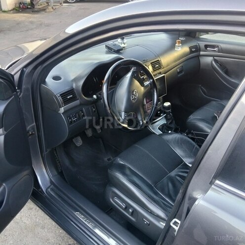Toyota Avensis-8