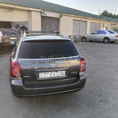 Toyota Avensis-2