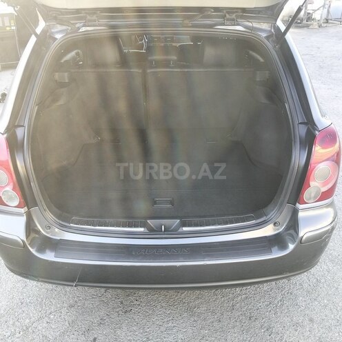 Toyota Avensis-7