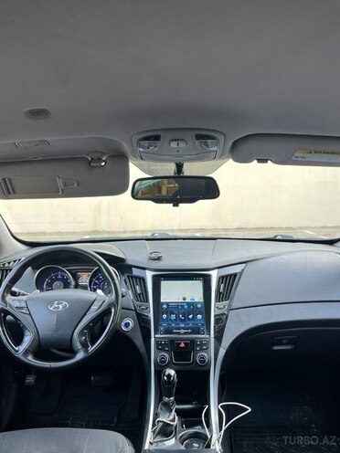 Hyundai Sonata-3