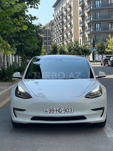 Tesla Model 3-2
