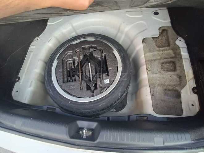 Hyundai Elantra-7