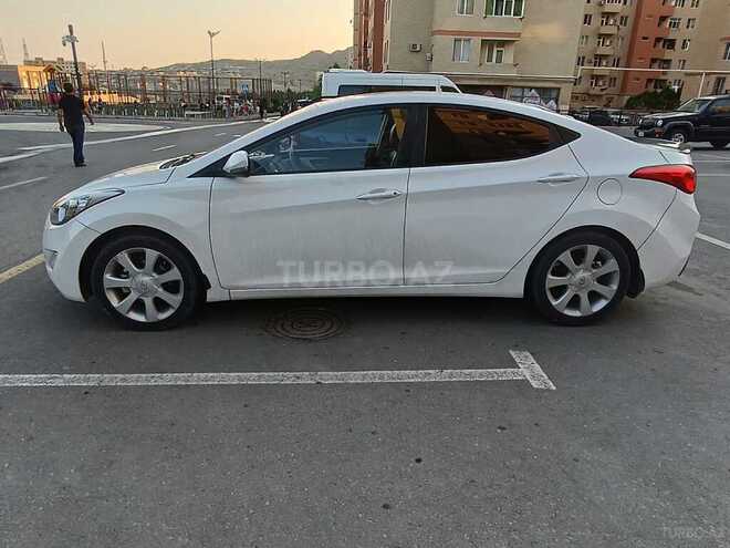 Hyundai Elantra-5