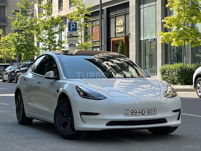 Tesla Model 3-3