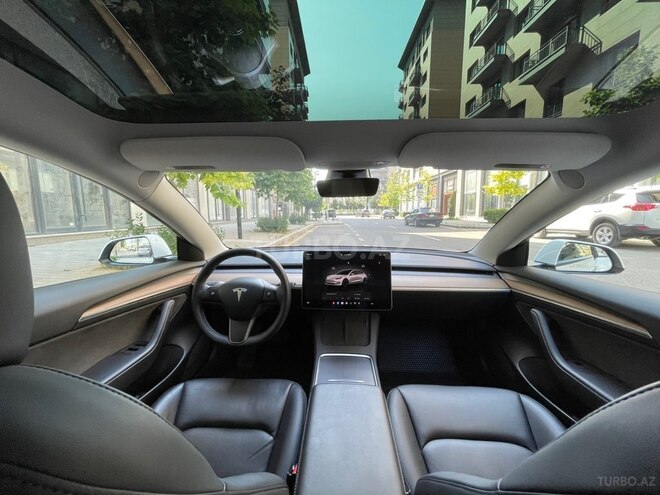 Tesla Model 3-12